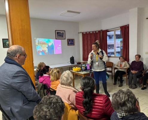 Los mayores participan en el taller sobre Deterioro cognitivo y demencia del programa de Aulas de Experiencias 4