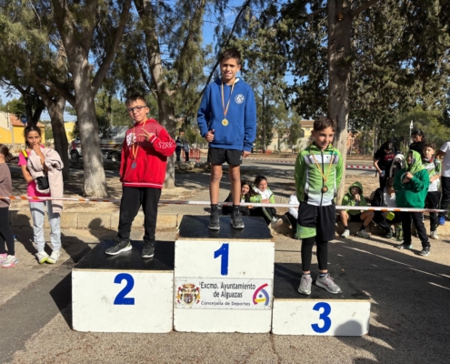 Medio millar de escolares se dan cita en el Cross Municipal 11