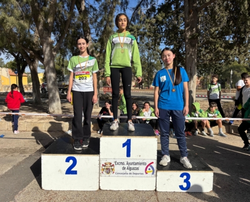 Medio millar de escolares se dan cita en el Cross Municipal 14