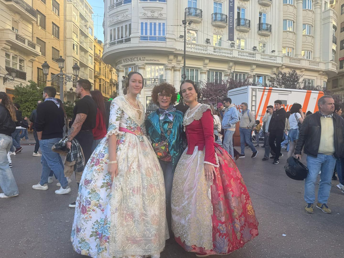Más de 150 alguaceños viajan a las Fallas de Valencia 10