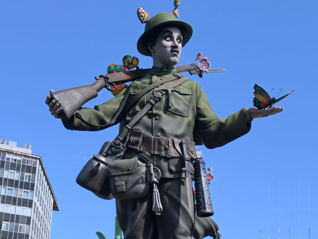 Más de 150 alguaceños viajan a las Fallas de Valencia 6